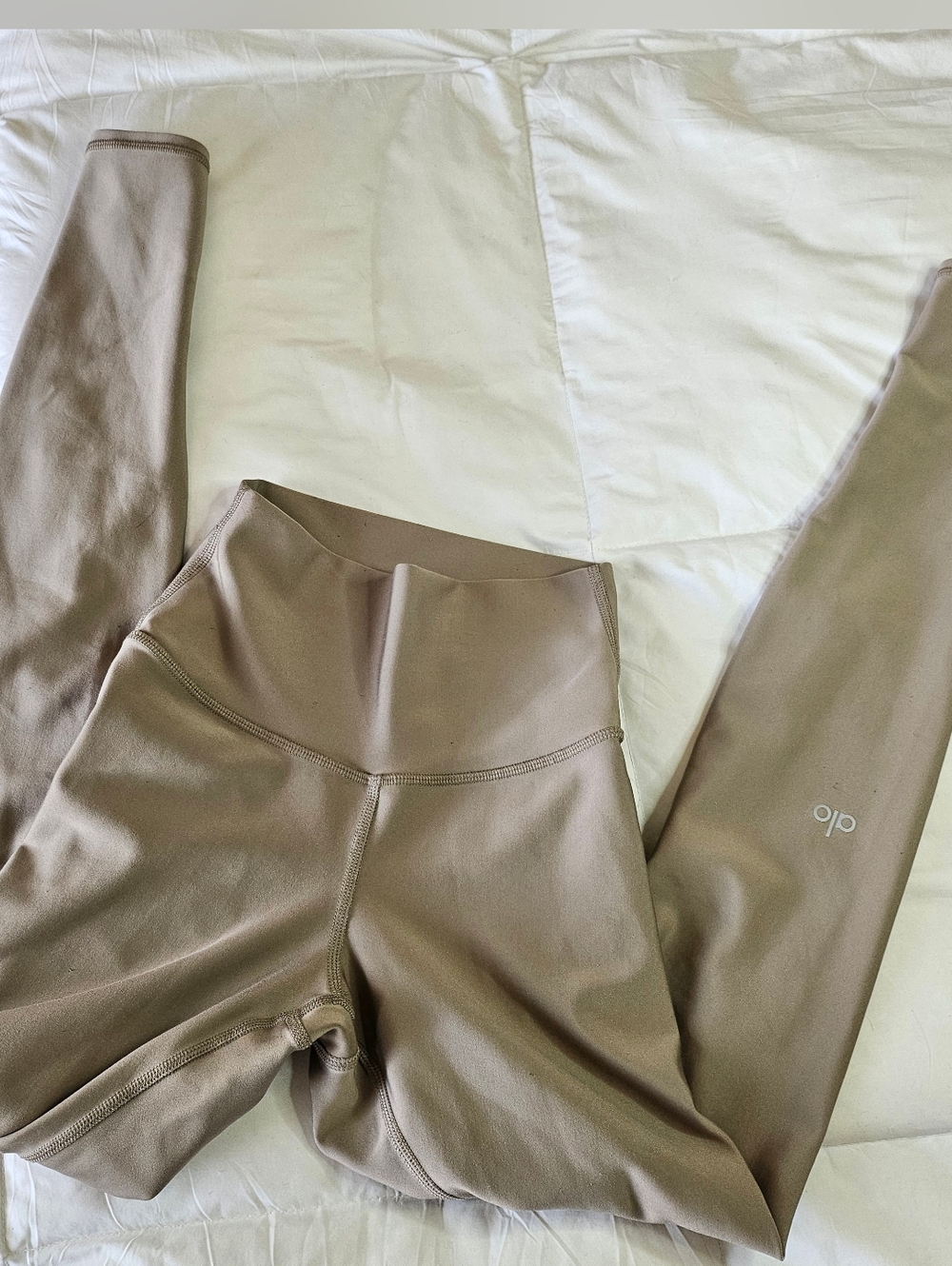 Yoga High-Waist Airlift Leggings in Gravel or a similar beige/taupe shade.